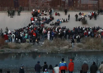 قاض فيدرالي يلغي برنامج بايدن للمهاجرين غير الشرعيين