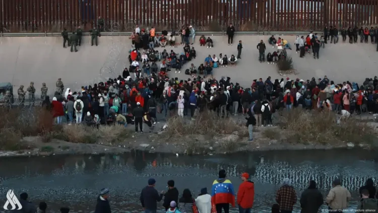 قاض فيدرالي يلغي برنامج بايدن للمهاجرين غير الشرعيين