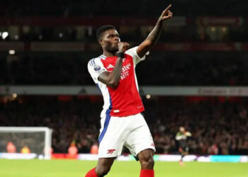 آرسنال يفوز بثلاثية على نوتنغهام في الدوري الإنكليزي