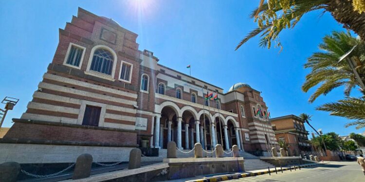 تحذيرات دولية تدفع مصرف ليبيا المركزي لتفعيل مراجعة مستقلة لعمليات التجارة بالدولار