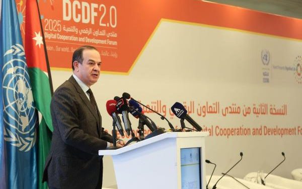 وزير الاقتصاد الرقمي الأردني يؤكد تطوير البنية التحتية الرقمية الأردنية