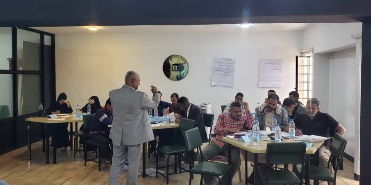 اليمن.. صندوق تنمية المهارات يختتم برنامجا تدريبيا في خدمة العملاء بالتعاون مع معهد يمن بزنس