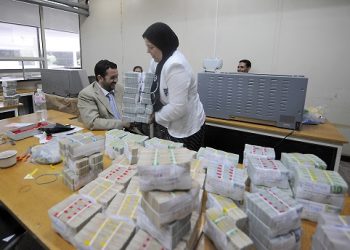 تونس تضخ 13.4 مليار دينار لمجابهة نقص السيولة