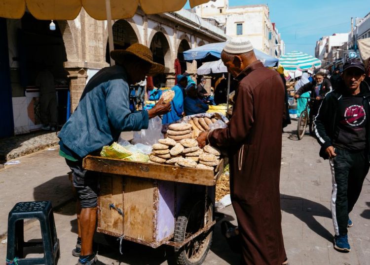 القطاع غير الرسمي المغربي يكبد الحكومة خسائر كبيرة