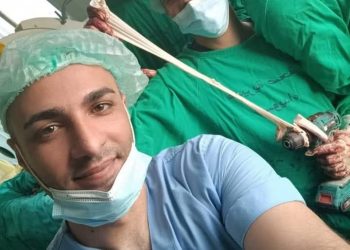 الدكتور أدهم الحلبي لـ حرمون: أعشق الجراحة وكل من لديه طموح لا شيء يمكنه الوقوف أمامه