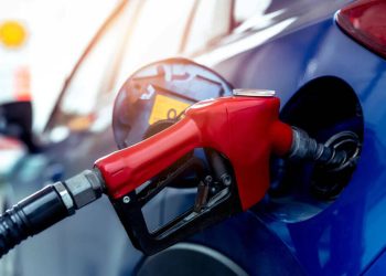 ارتفاع حجم إنتاج وقود السيارات في سلطنة عُمان خلال فبراير مدفوعاً بـ “الممتاز”