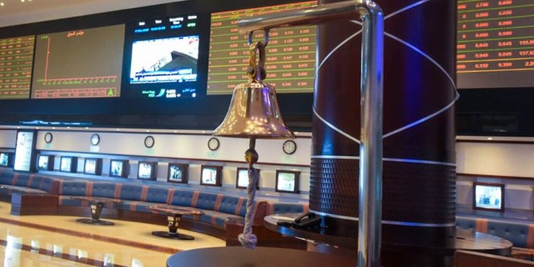 الرسوم الجمركية الأمريكية تلقي بظلالها القاتمة على 6 بنوك عمانية مدرجة في بورصة مسقط