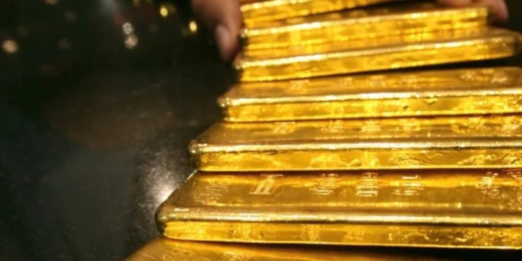 مخاوف الرسوم الجمركية تدفع الذهب إلى قمة جديدة