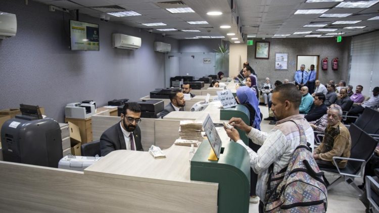 ما هي مخاطر استحواذ الأجانب على 41.3 مليار دولار من الديون المصرية