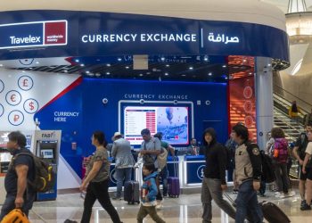 حروب ترامب التجارية تضر ارتباط الخليج بالدولار