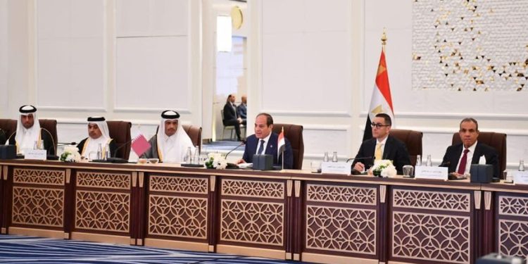 مصر تسعى لجذب استثمارات قطرية جديدة بملياري دولار في 2025