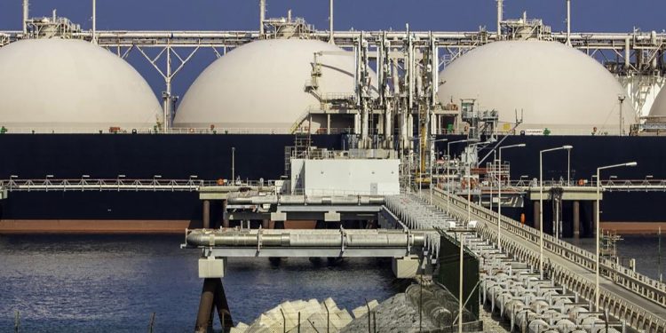 مؤشرات نمو وتحول مستدام لقطاعي الطاقة والمعادن في عُمان 2024