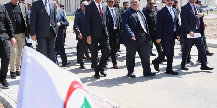 تأكيد عراقي أهمية تنفيذ المشاريع الاستراتيجية الخاصة بتطوير حقل مجنون النفطي