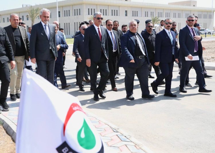 تأكيد عراقي أهمية تنفيذ المشاريع الاستراتيجية الخاصة بتطوير حقل مجنون النفطي