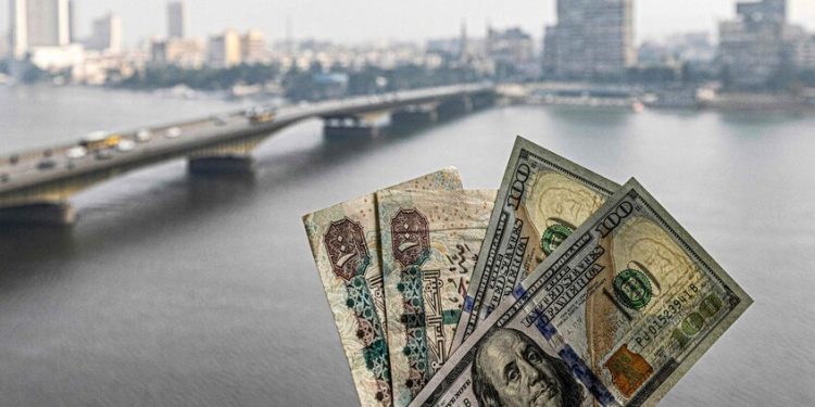 الجنيه المصري تخطى مرحلة الضغوط.. فكم سيكون سعره أمام الدولار؟