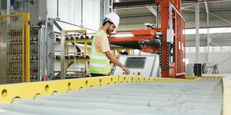 الاستثمارات الأجنبية بالقطاع الصناعي العماني تنمو بـ%27.5