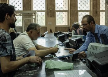 الحكومة السورية تستبدل الأوراق النقدية وتحذف صفرين