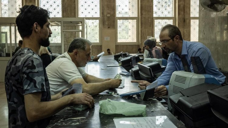 الحكومة السورية تستبدل الأوراق النقدية وتحذف صفرين