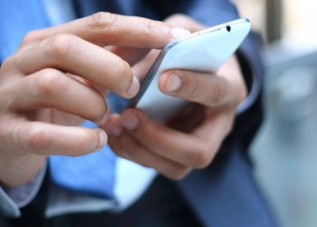 زيادة في اشتراكات الموبايل في عُمان 8.61% في 7 أشهر من 2025