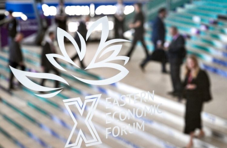 بمشاركة دولة إسلامية.. منتدى الشرق الاقتصادي يختتم فعالياته بتوقيع اتفاقيات بقيمة 76 مليار دولار