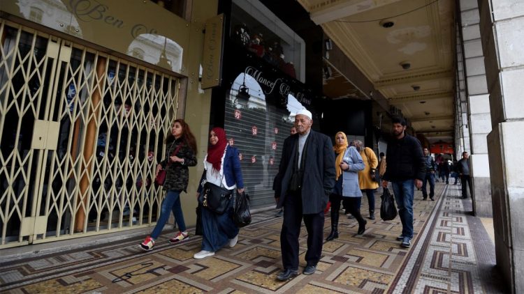 تكاليف الأجور والدعم تلتهم ميزانية تونس