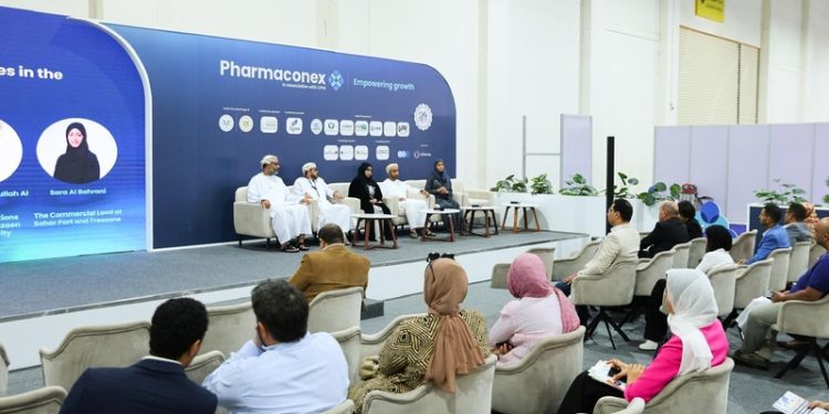 سلطنة عمان تستعرض فرصها الاستثمارية بقطاع الصناعات الدوائية في معرض “فارماكونكس” بالقاهرة