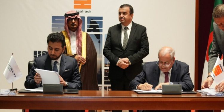 السعودية والجزائر توقعان صفقة لاستغلال المحروقات في جنوب الجزائر
