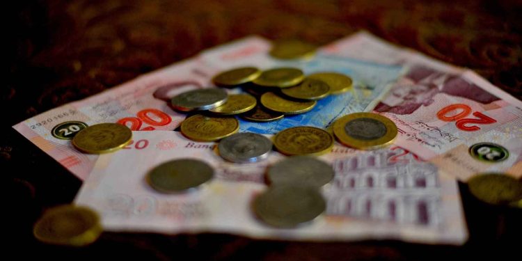 تونس تسدّد ديونها مبكراً.. خطوة رمزية أم بوادر تعافٍ اقتصادي؟