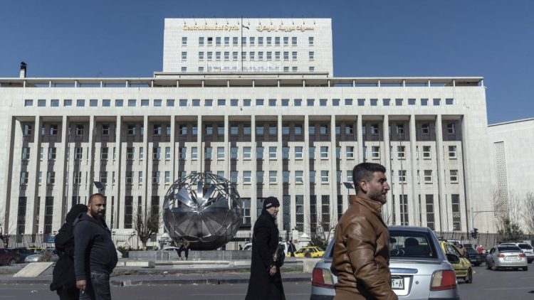 توجه سوري نحو المصارف الاستثمارية لتعزيز إعادة الإعمار وتنمية الاقتصاد