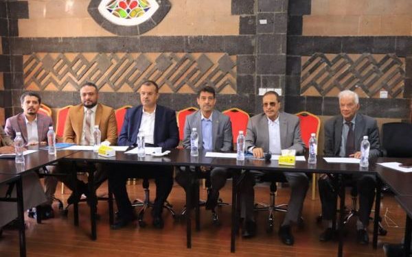 اليمن.. اتحاد الغرف التجارية وجمعية البنوك ينظمان ندوة البنوك الرقمية والمحافظ الإلكترونية ” ثورة مالية تعيد رسم خارطة الاقتصاد اليمني”