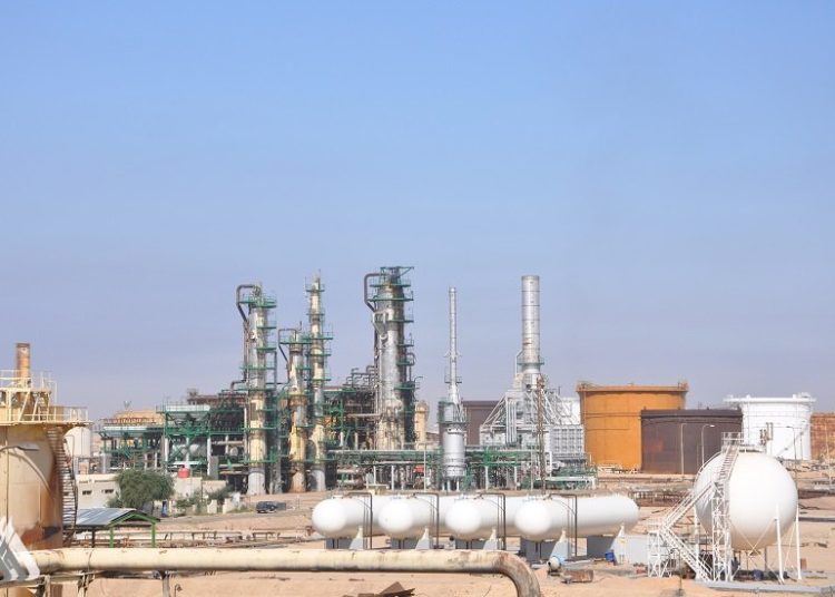 العراق يعتمد خطة لرفع القدرات التكريرية إلى أكثر من 90 ألف برميل يومياً في مصفى الديوانية