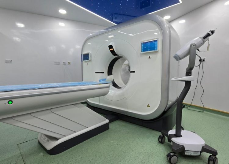 شراكة يمنية–عالمية لتوطين الابتكار الصحي: فيليبس ومجموعة هائل سعيد أنعم تدشّنان أول جهاز أشعة ذكي في اليمن