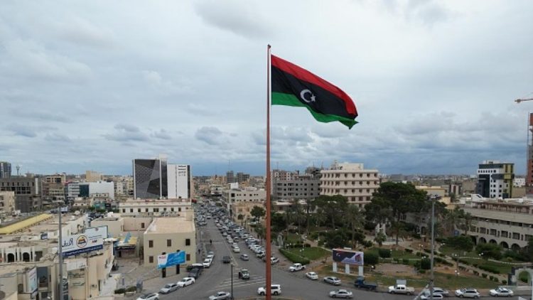 الصين تعود إلى ليبيا… نفوذ اقتصادي وسباق جديد على إعادة الإعمار