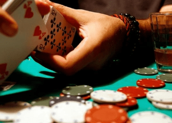 قوى الامن: توقيف 13 شخصا بجرائم تتعلّق بإدارة ألعاب القمار غير المرخّصة ومتورطين في تسهيل الدعارة