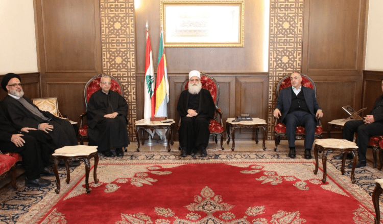 شيخ العقل التقى ابو الحسن ووفداً من “مركز الحوار المريمي” وآخر من البقاع شاكراً على مصالحة عائلية: لزيارة البابا لاوون اهمية كبيرة للبنان