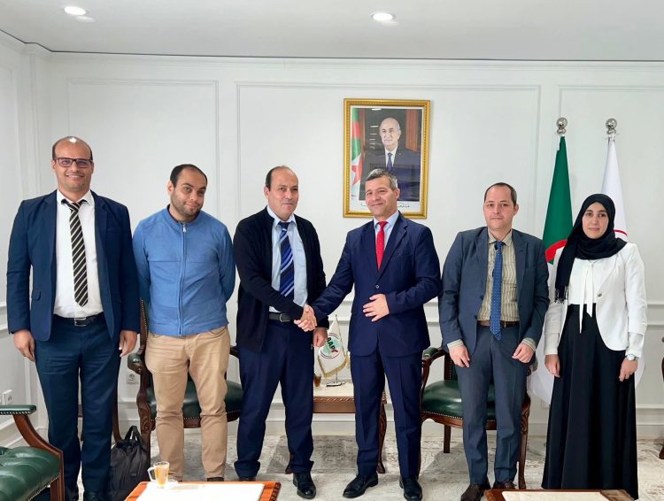 تعاون أكاديمي لدعم القرار الاقتصادي الجزائري