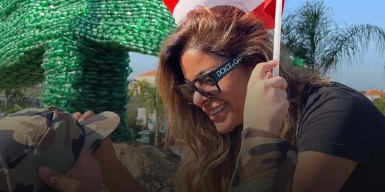 أكبر شجرة أرز بلاستيكية في العالم لشبطيني بالاستقلال