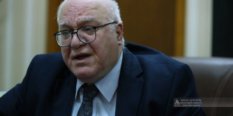 العراق يعتمد سياسة نفطية جديدة تؤسس لبنية اقتصادية متكاملة