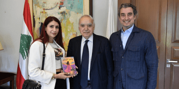 وزير الثقافة استقبل ضو وتسلم من ليليان حمزة روايتها الاولى “وتحرر الحلم”