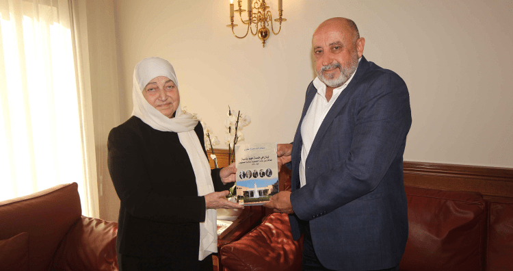 الحريري تسلمت من خالد الكردي كتابه “لبنان في خمسة عهود رئاسية”