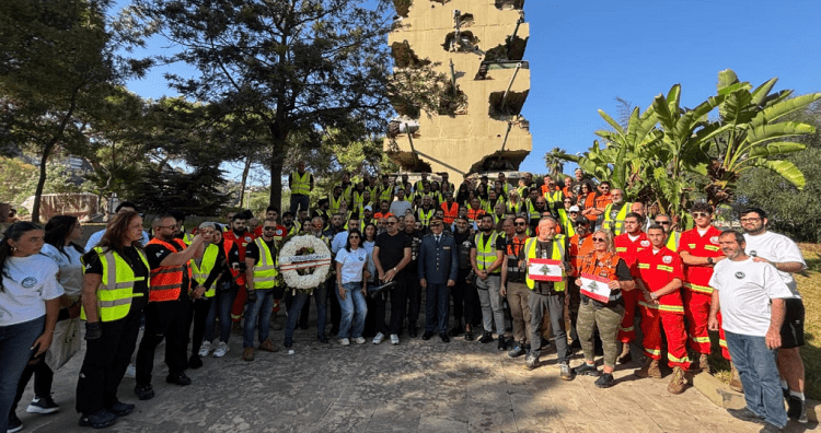 وفد من “النادي اللبناني للدراجات النارية” زار قيادة الجيش بالاستقلال ووضع إكليل زهر على نصب الخالدين