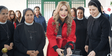 الأديبة سارة السهيل افتتحت معرض “من الصفحة إلى الحياة” في راهبات الوردية – عمان