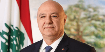 وصول الرئيس عون الى عنايا لاستقبال البابا