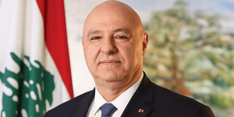 وصول الرئيس عون الى عنايا لاستقبال البابا