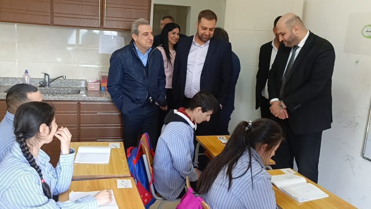 وزير الصحة جال في البقاع الغربي وراشيا: الوزارة استعادت دورها وملتزمون بتأمين لوزام تعزيز الخدمات الصحية للمواطنين