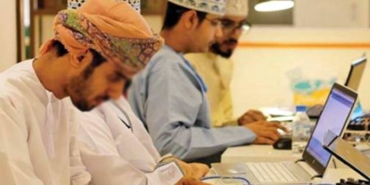 القطاع الخاص يربح.. زيادة وظائف العُمانيين 2.6% سنوياً بنهاية أكتوبر
