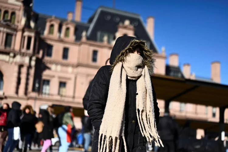 حيل بسيطة لزيادة شعورك بالدفء خلال الشتاء