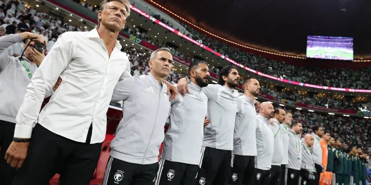 رينارد قبل المونديال… البقاء مع «الأخضر» أم رحيل على طريقة كالديرون؟