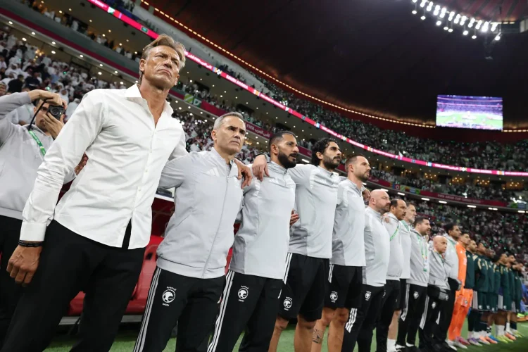 رينارد قبل المونديال… البقاء مع «الأخضر» أم رحيل على طريقة كالديرون؟