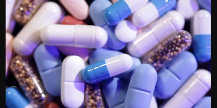 صيدلية حرمون: 3 مكملات غذائية لتحسين مزاجك..